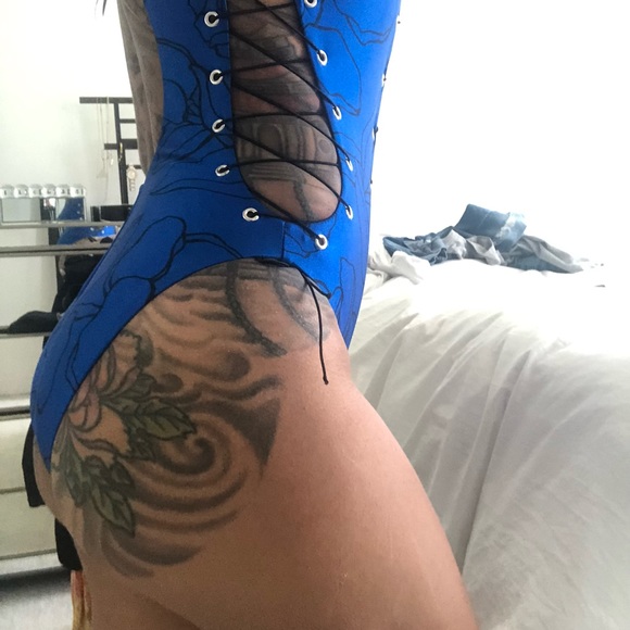 Ari South Limited Edition one piece bikini - Picture 6 of 6